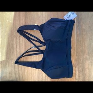 Lululemon free to be Serene bra size 6